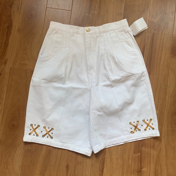 Vintage Nautical ‘Bay Club’ White Denim HighWaist Shorts & Sleeveless Blouse Set - Picture 16 of 16